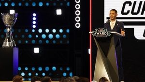 Kyle Larson gives 2025 title speech at NASCAR Awards