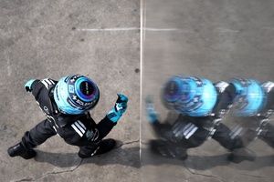 Russell, optimista: "Si llueve, la sprint puede ser un caos a nuestro favor"