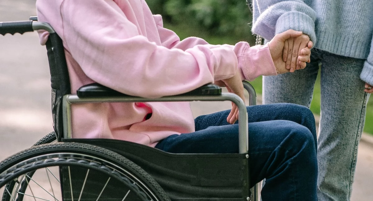 Opieka wytchnieniowa jako świadczenie ustawowe. RPD apeluje o zmianę przepisów