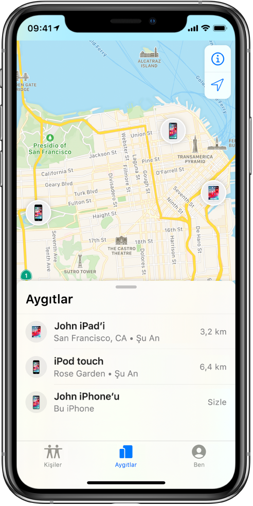 Aygıtlar listesinde üç aygıt var. John’un iPad’i, John’un iPod touch’ı ve John’un iPhone’u. Konumları San Francisco haritasında gösteriliyor.