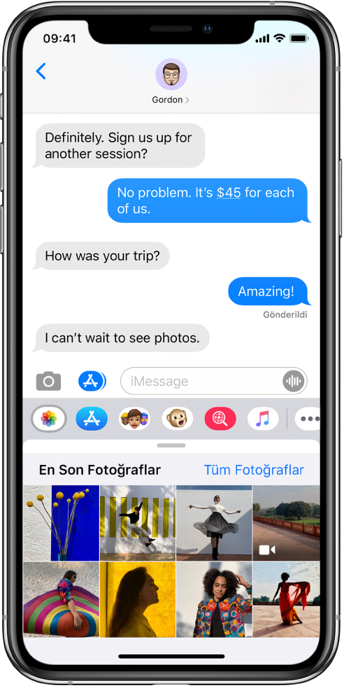 Altında iMessage Fotoğraflar uygulamasının gösterildiği bir Mesajlar yazışması. iMessage Fotoğraflar uygulamasında sol üstten başlayarak Son Fotoğraflar ve Tüm Fotoğraflar bağlantıları gösteriliyor. Onun altında sola kaydırılarak görüntülenebilen son fotoğraflar bulunuyor.