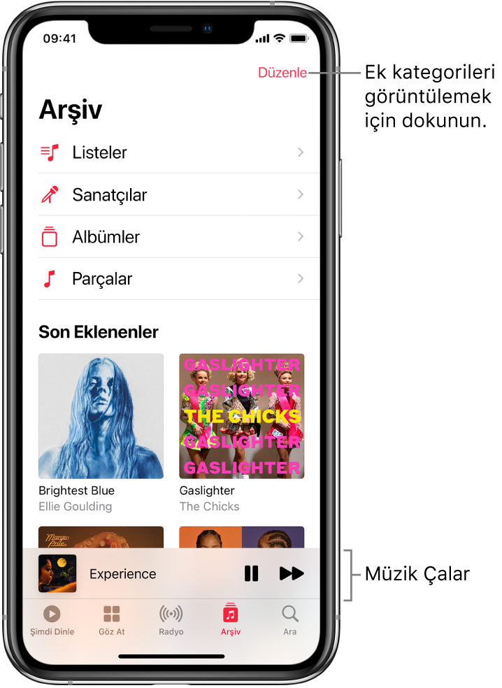 Listeler, Sanatçılar, Albümler ve Parçalar da dahil olmak üzere kategori listesini gösteren Arşiv ekranı. Listenin altında Son Eklenenler başlığı görünür. O anki parçanın adının gösterildiği ve alt tarafta Duraklat ve Sonraki düğmelerinin göründüğü müzik çalar.