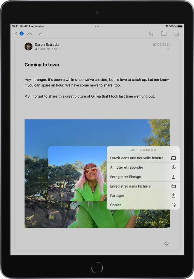 Un e-mail est ouvert, une pièce jointe est sélectionnée et une liste d’actions possibles est affichée. Les options incluent « Ouvrir dans une nouvelle fenêtre », « Annoter et répondre », « Enregistrer l’image », « Enregistrer dans Fichiers », Partager et Copier.