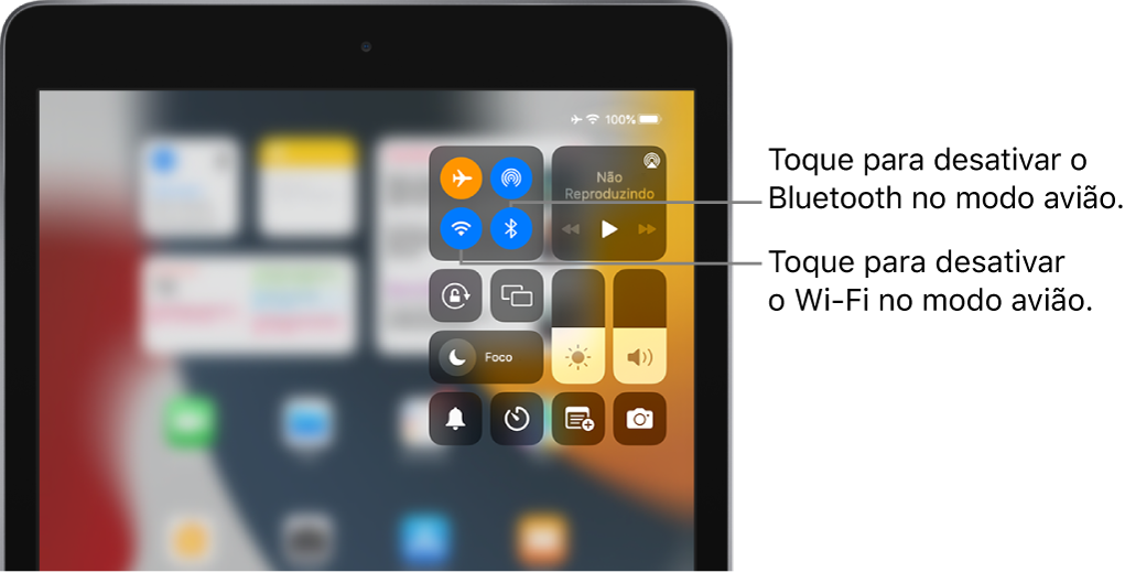 Central de Controle com o modo avião ativado. Os botões para desativar o Wi‑Fi e o Bluetooth estão no canto superior esquerdo da Central de Controle.