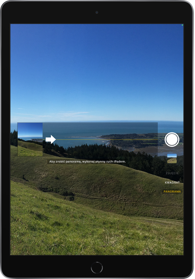 Aplikacja Aparat w trybie Panorama. Strzałka (z lewej strony) wskazująca kierunek ruchu (w prawo).