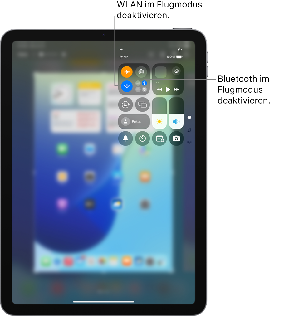 Das iPad-Kontrollzentrum zeigt, dass „Flugmodus“ aktiviert ist. Die Tasten zum Deaktivieren von „WLAN“ und „Bluetooth“ befinden links oben im Kontrollzentrum. Tippe auf das Symbol „Bluetooth“, um Bluetooth im Flugmodus zu deaktivieren. Tippe auf das Symbol „WLAN“, um WLAN im Flugmodus zu deaktivieren.