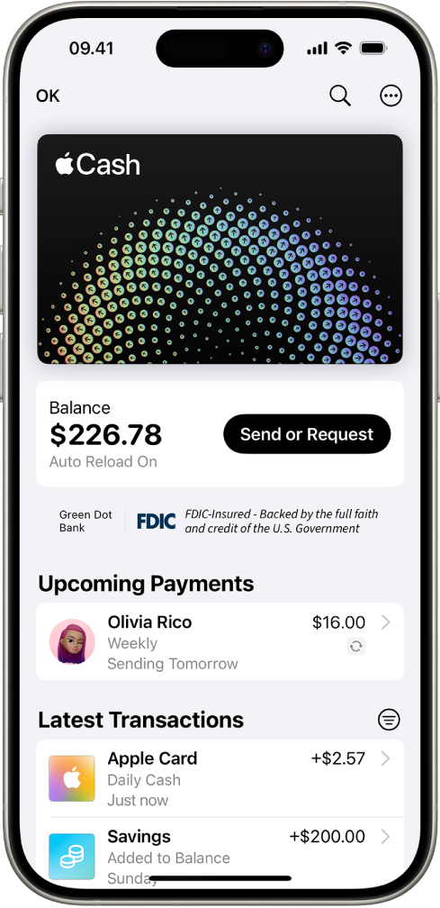 Apple Cash-kortet i Wallet med knappen Mere øverst til højre, den aktuelle saldo og knappen Send eller Anmod i midten og de seneste transaktioner nederst.