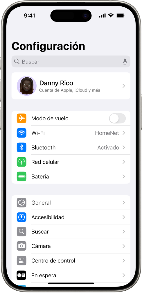 La pantalla de Configuración muestra que el iPhone está conectado a una red Wi-FI llamada HomeNet.