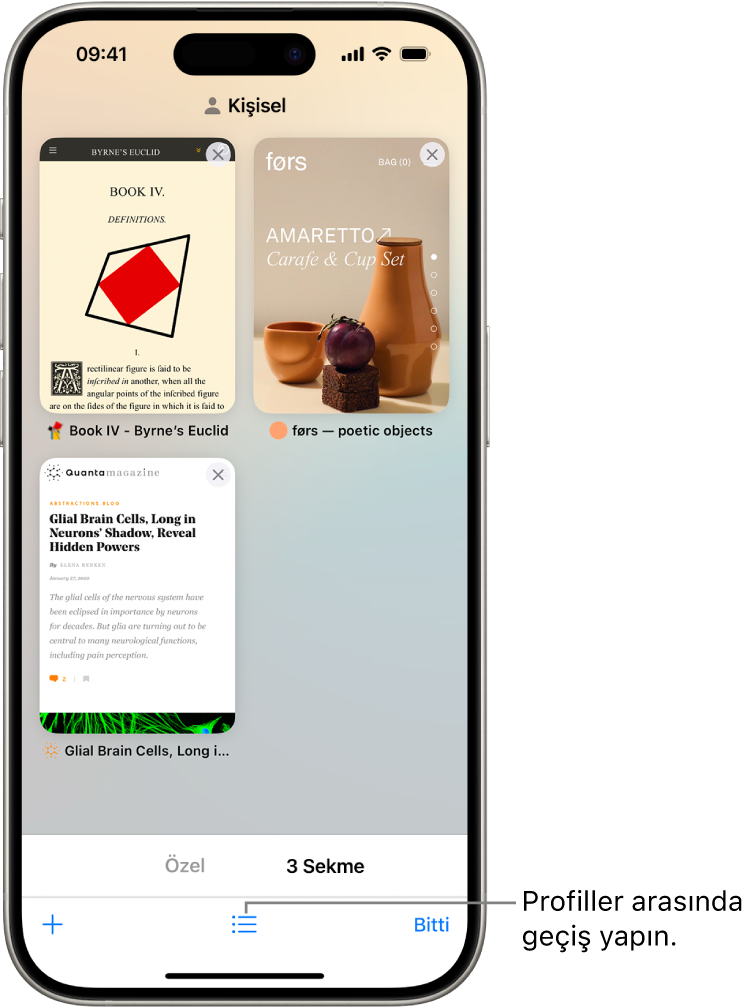 Açık Safari sekmelerini gösteren bir iPhone ekranı. Safari Sekme Grubu simgesi ekranın en altında. Profiller arasında geçiş yapmak için simgeye dokunun.