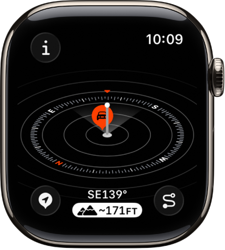 La app Brújula con la vista Altitud. Aparece un punto de referencia en un dial inclinado. Un poste blanco indica la altitud actual, que es superior a la de los otros puntos de referencia del dial. Arriba a la izquierda aparece el botón Información, abajo a la izquierda está el botón “Puntos de referencia”, en el centro está el botón Altitud, y abajo a la izquierda, el botón Retorno.
