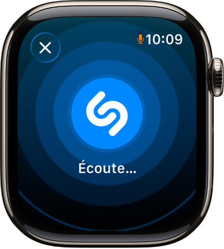 Écran montrant le titre et l’artiste d’un morceau identifié par Identifier la musique. Le bouton de lecture se trouve en bas à droite.
