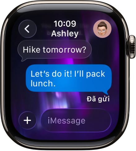 Apple Watch đang hiển thị một cuộc hội thoại trong ứng dụng Tin nhắn.