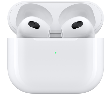 AirPods 3 no estojo de carga.