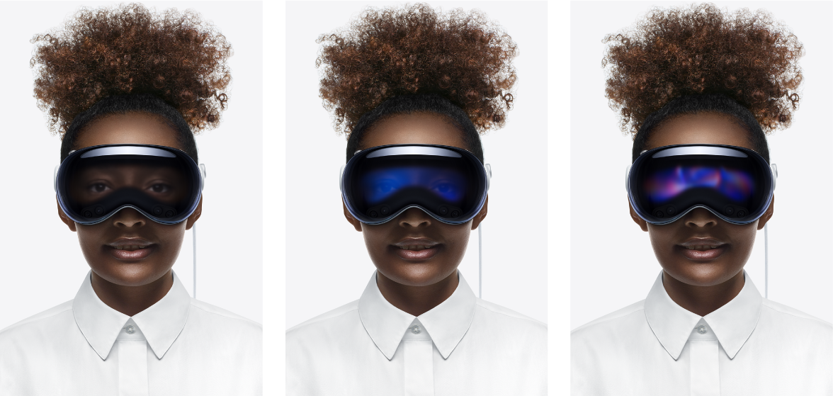 Trois vues d’EyeSight sur l’Apple Vision Pro. À gauche, l’EyeSight personnalisé de la personne est visible, ce qui indique aux autres qu’elle peut les voir. Au centre, l’EyeSight personnalisé est estompé pour informer les autres que la personne travaille dans des apps et peut ne pas les voir. À droite, l’EyeSight personnalisé est complètement masqué pour indiquer aux autres que la personne est en pleine immersion.