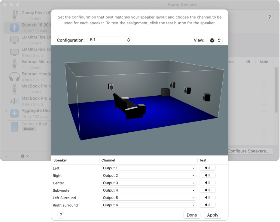 Het venster 'Configureer luidsprekers' met een samengesteld apparaat in de isometrische 3D-weergave. In de lijst met zes luidsprekers onder in het venster staan de kanalen die aan elke luidspreker zijn toegewezen.