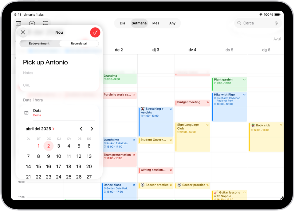 Un calendari a la vista setmanal mostra la finestra per crear un recordatori.