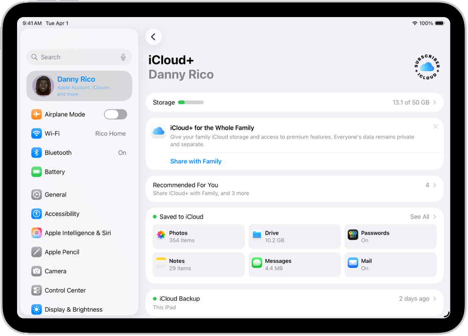 iCloud سیٹنگ کی اسکرین میں iCloud اسٹوریج میٹر اور ایپ اور فیچر کی فہرست دکھائی جا رہی ہے جس میں ”تصویر“، iCloud Drive اور Mail شامل ہیں جنھیں iCloud کے ساتھ استعمال کیا جا سکتا ہے۔