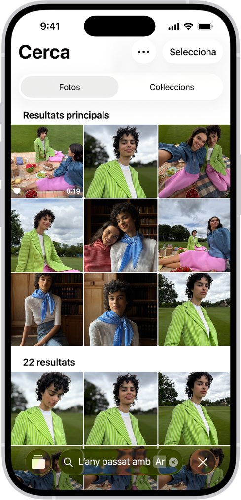 En un iPhone es mostren les fotos de l’app Fotos. A la part inferior de la pantalla apareix una barra de cerca amb una descripció.