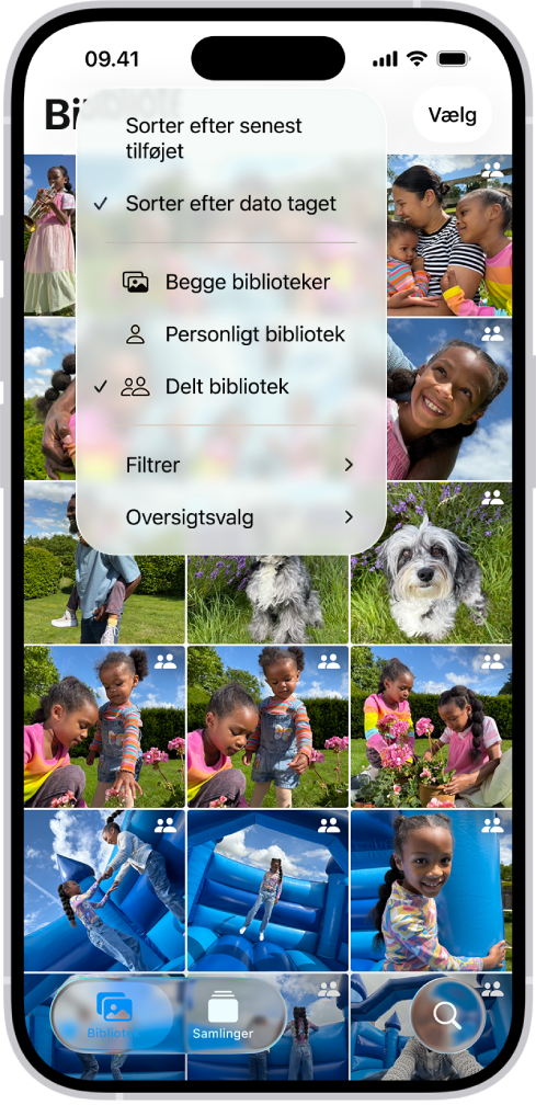 Et delt iCloud-fotobibliotek i appen Fotos. Knappen Delt bibliotek i det nederste venstre hjørne er valgt, og Delt bibliotek er valgt på en liste med biblioteksindstillinger. Alle fotos, der vises i biblioteket, har en etiket for delt bibliotek i det øverste højre hjørne.