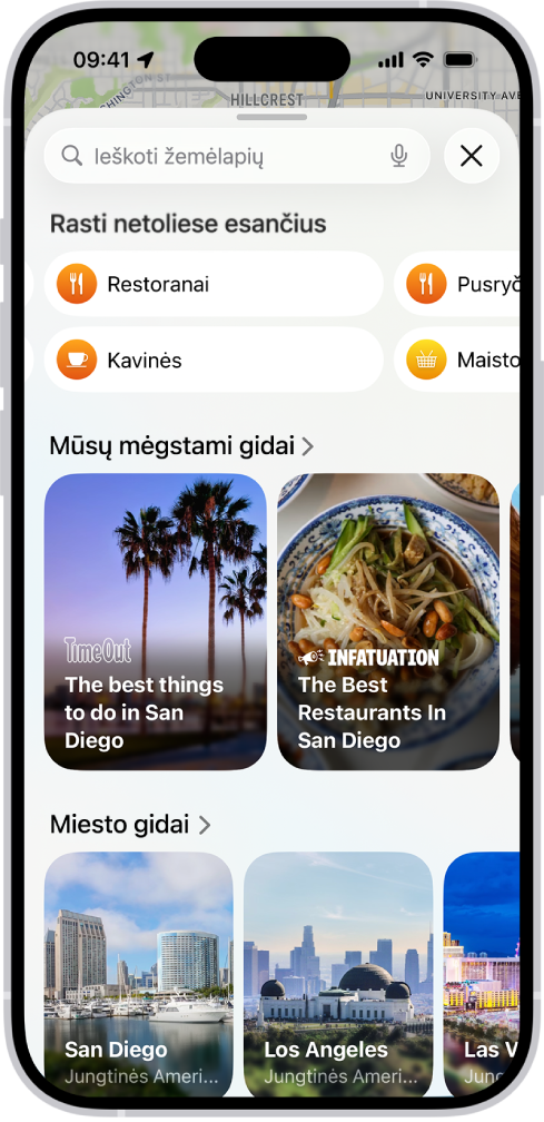 Programa „Žemėlapiai“, kurioje rodomas paieškos laukas, netoliese esančių paslaugų kategorijos ir miesto gidai. Apatinėje ekrano dalyje yra „iPhone“ ekraninė klaviatūra.