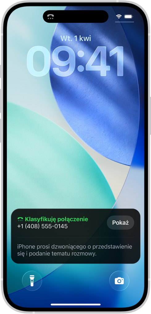 iPhone wyświetlający powiadomienie funkcji klasyfikowania połączeń na ekranie blokady. Powiadomienie informuje, że iPhone pyta dzwoniącego o imię i nazwisko oraz powód połączenia.