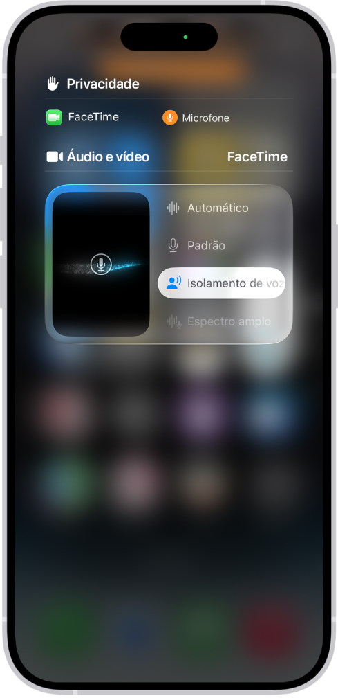 As definições da central de controlo para chamadas FaceTime, com as definições de áudio Automático, Padrão, Isolamento de voz e Espectro amplo.