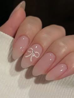 #aesthetic #fashion #cutesy #prettyinpink #pink Nails Acrylic Almond Simple, Almond Acrylic Nails White, Nails Almond Natural, Simple Nails Almond Short, Nails Almond Medium, White Fake Nails, Cute Winter Nails Acrylic, Stylish Nails White, Nails Design Natural