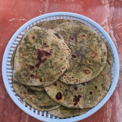 Palak paratha A picture of Palak paratha.