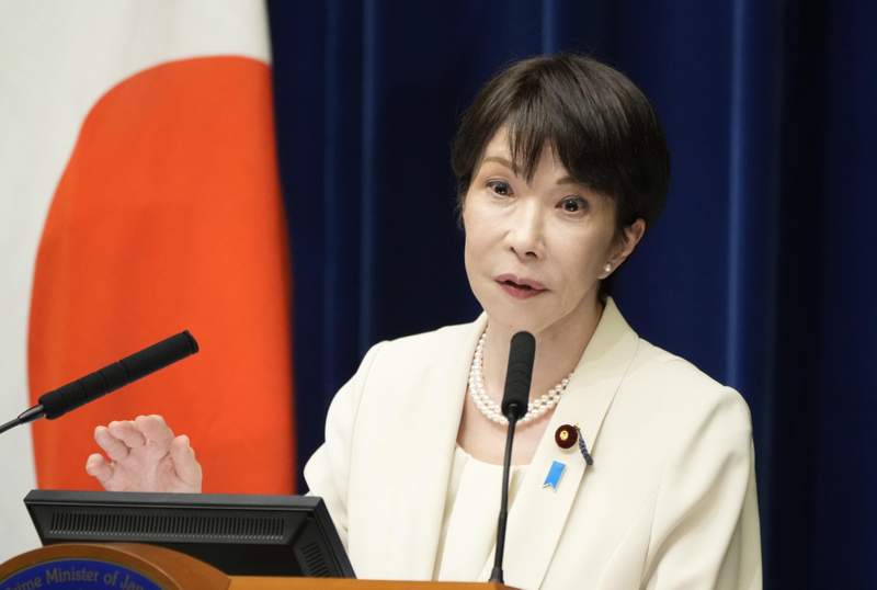 特別国会閉幕を受け、記者会見する高市首相=7月27日、官邸
