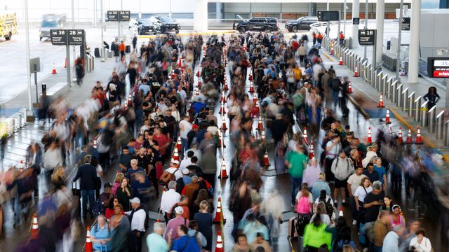 10 Things You Can Do While Waiting in the TSA Line