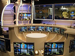 Le plateau secondaire d'i>Télé.