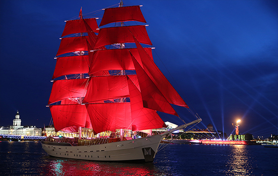 Праздник выпускников школ "Алые паруса" в Санкт-Петербурге