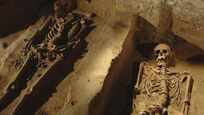 Watch archaeologists uncover an early Christian cemetery at Paderborn Cathedral, Germany